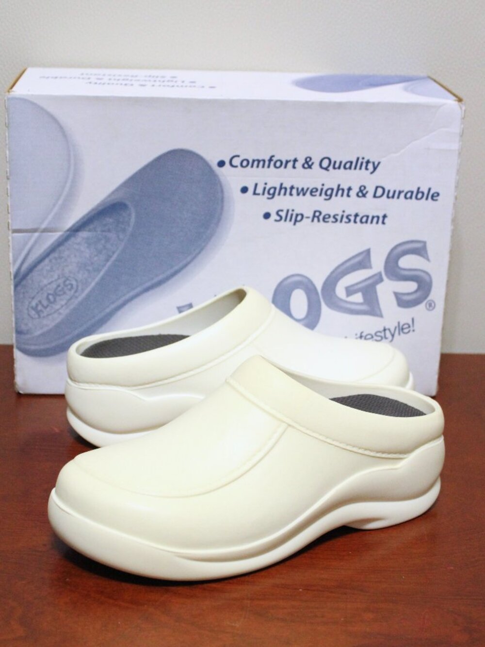 Womans Klogs Pro Malibu Off White Beige Clogs Size 6 Wide